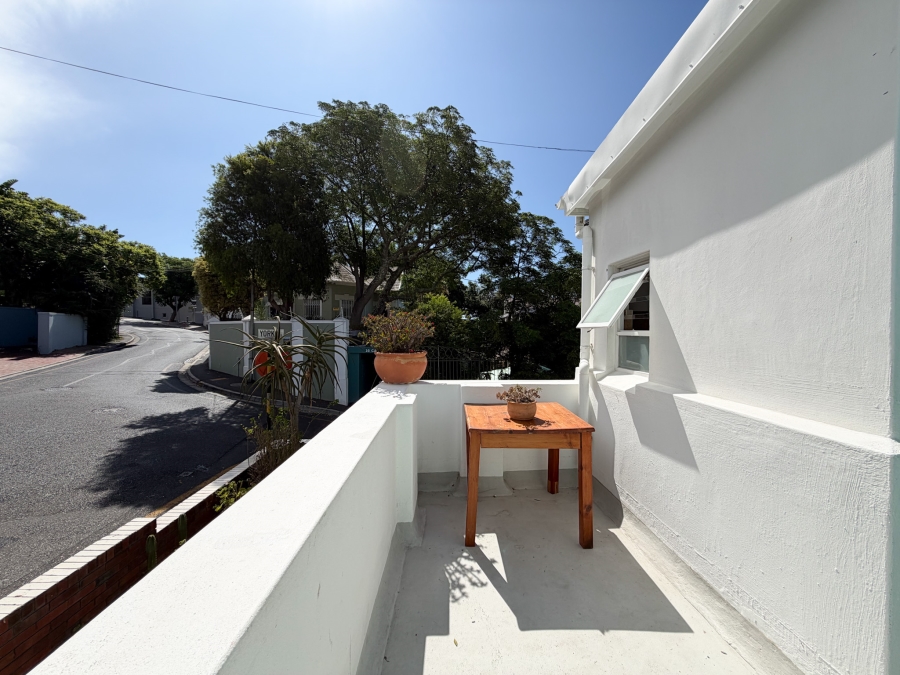 6 Bedroom Property for Sale in Green Point Western Cape